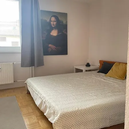 Mona Lisa Apartment